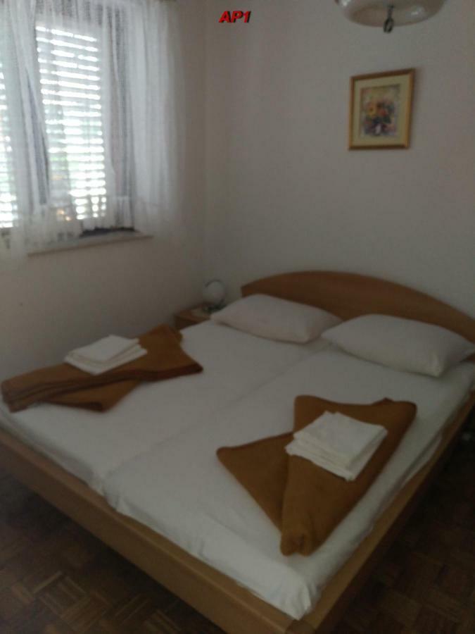 Apartments Sudic Njivice Ngoại thất bức ảnh
