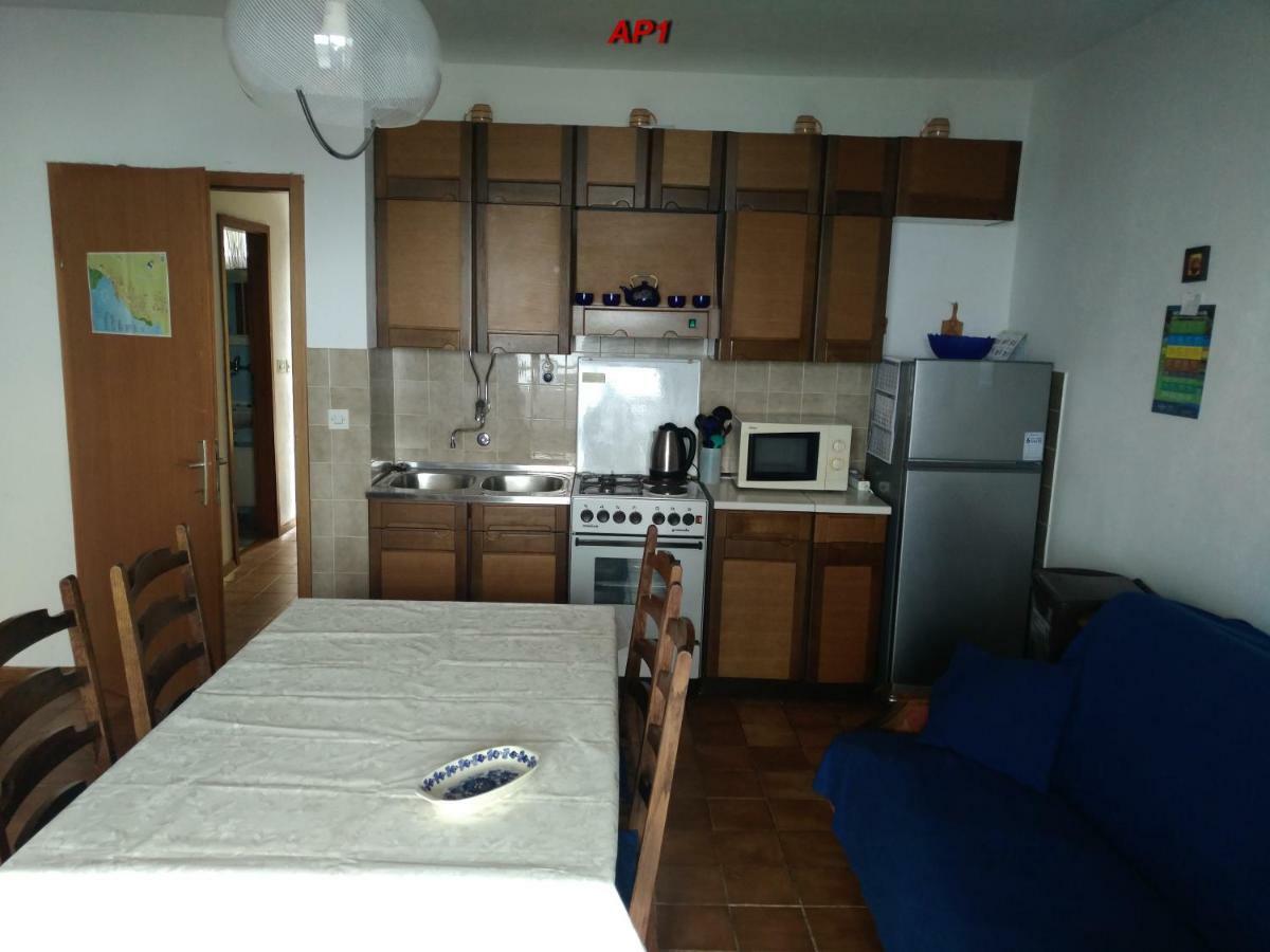 Apartments Sudic Njivice Ngoại thất bức ảnh